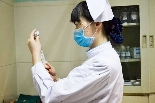 输液区的护士
